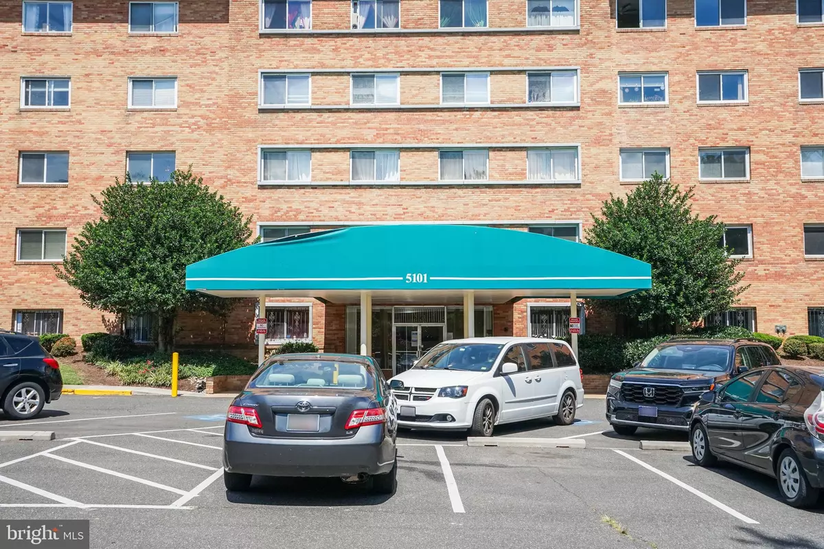 Arlington, VA 22204,5101 8TH RD S #212