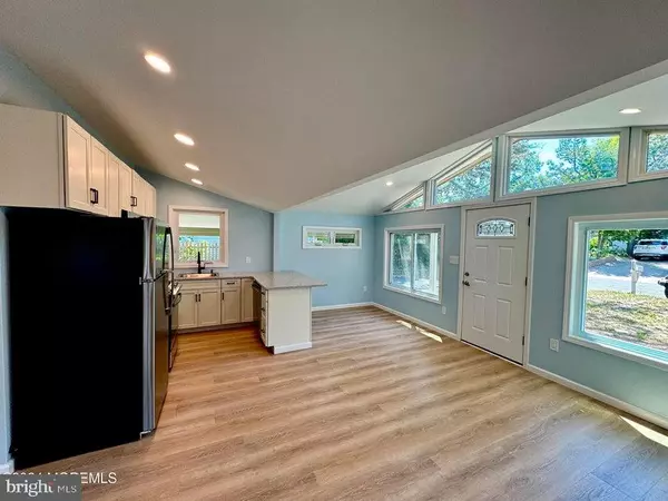 Forked River, NJ 08731,716 TAMPA RD