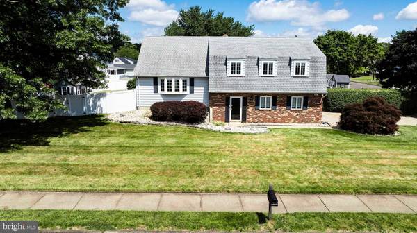 33 ABBOTT RD, Hamilton, NJ 08690