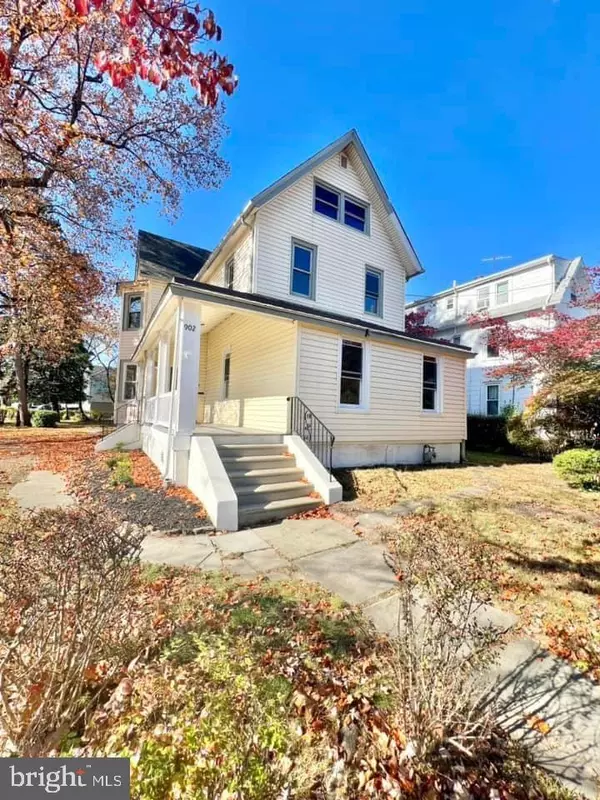 Prospect Park, PA 19076,902 W PARK SQ