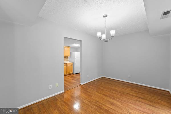 Reston, VA 20191,11807 BRETON CT #11B