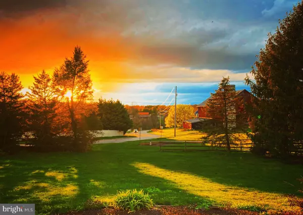 York, PA 17402,916 CRANBERRY LN