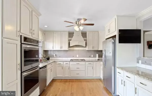 York, PA 17402,916 CRANBERRY LN