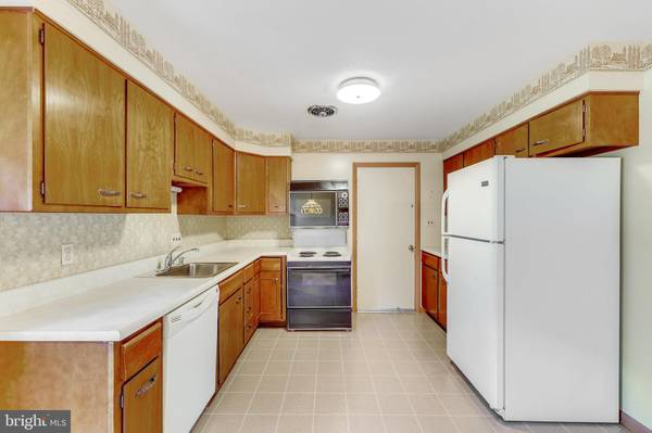 Vienna, VA 22182,1835 CLIFDALE CT