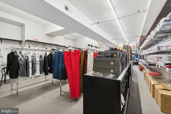Philadelphia, PA 19106,302 MARKET ST