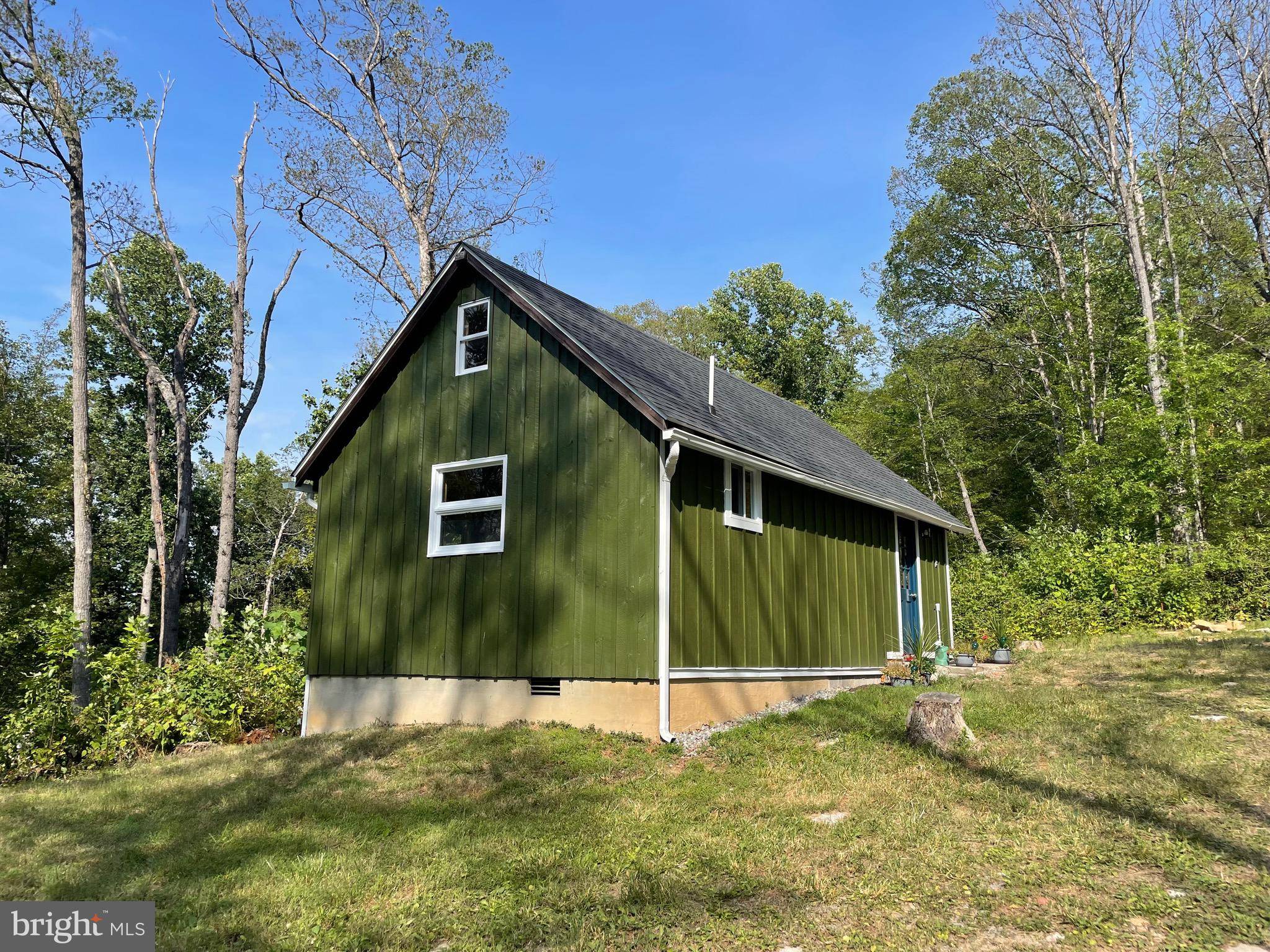 Edinburg, VA 22824,875 HUNTER LN