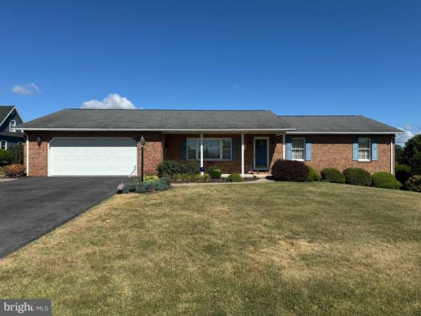 675 MAHANTANGO DRIVE, Chambersburg, PA 17201