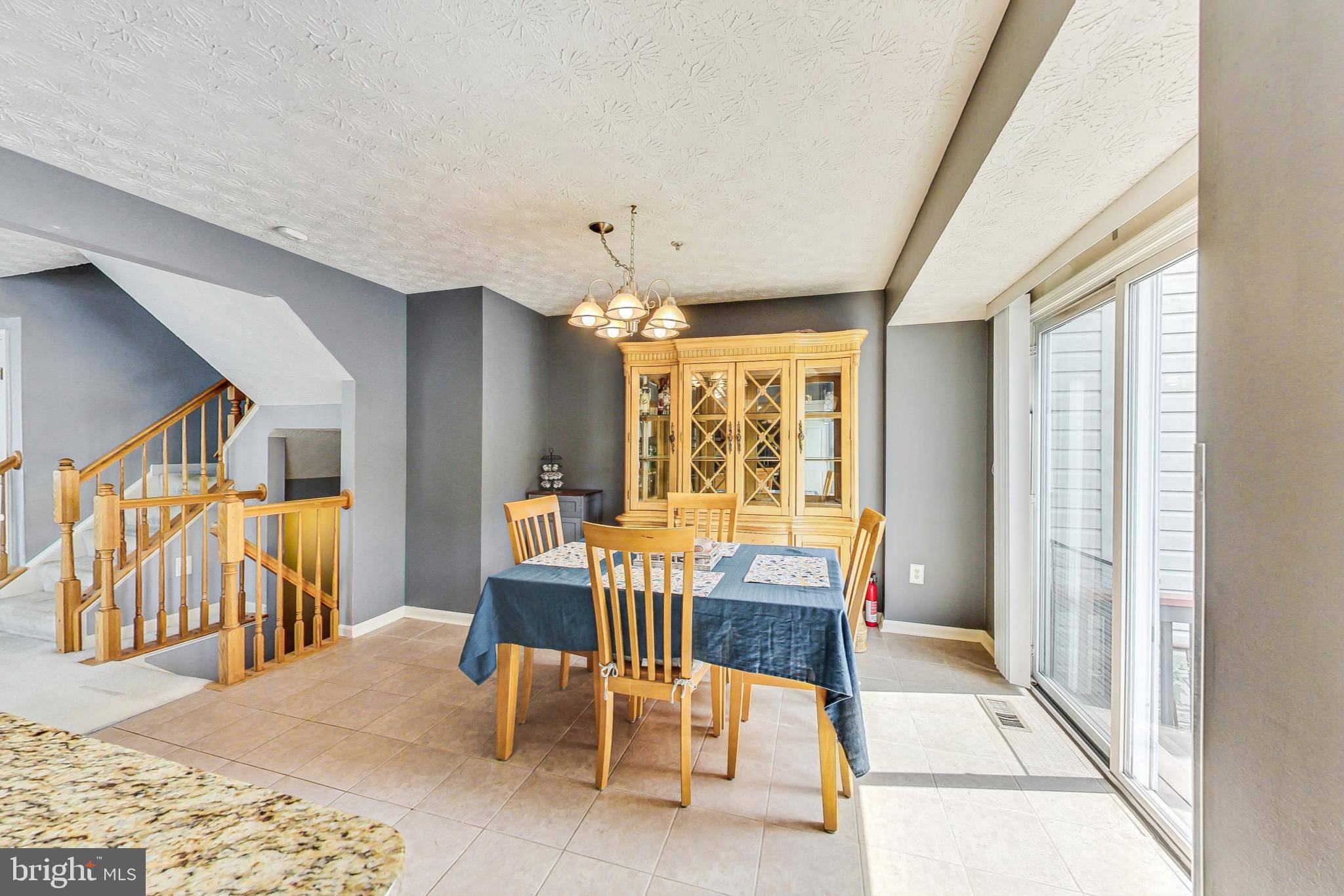 Odenton, MD 21113,2718 MAPLEVIEW CT