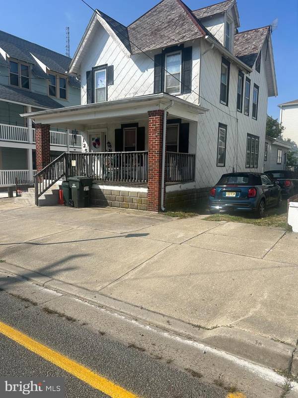 125 E PINE AVE, Wildwood, NJ 08260