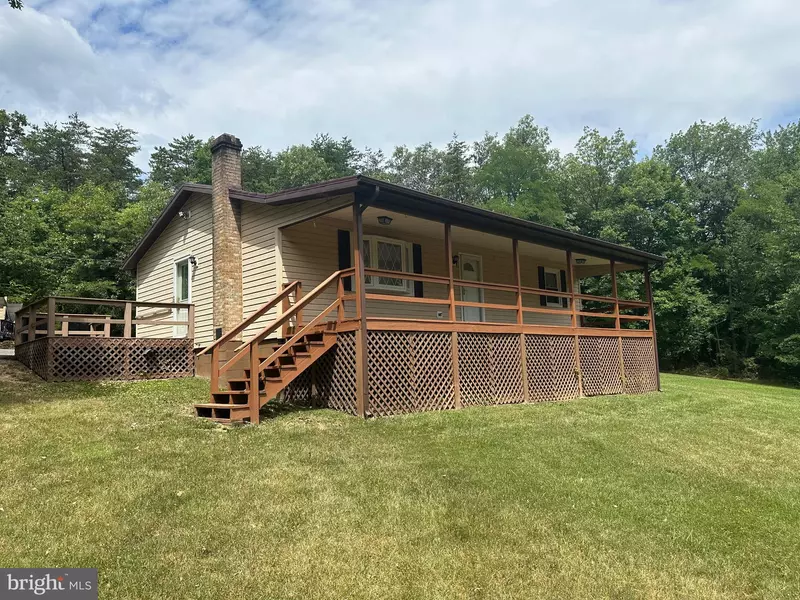 91 HERITAGE LN, Berkeley Springs, WV 25411