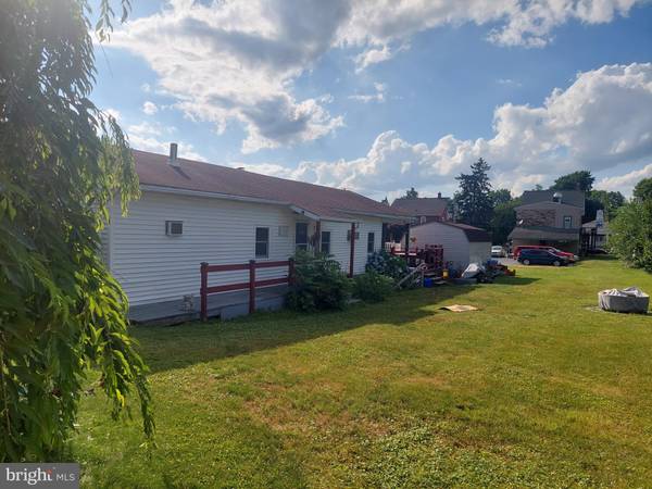 Newmanstown, PA 17073,16 E PARK ST