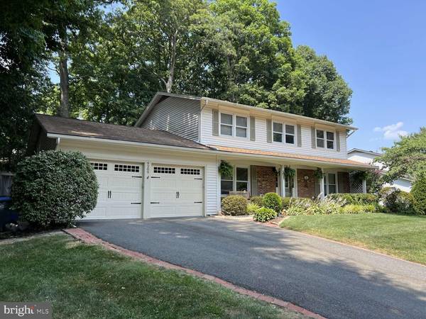 9209 ROCKEFELLER LN, Springfield, VA 22153