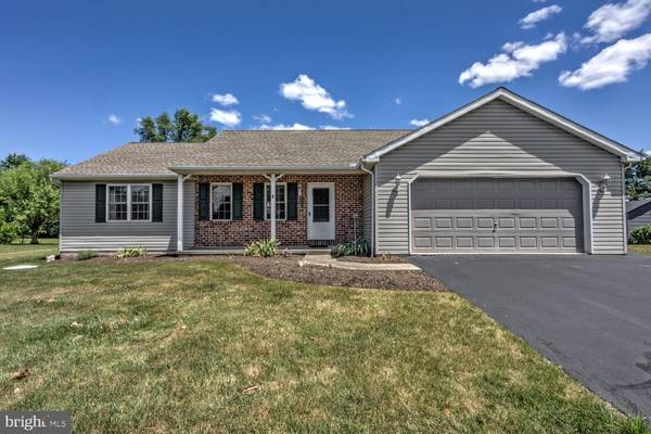 1112 VILLAGE CIR, Denver, PA 17517