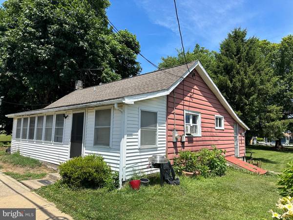 719 HODGSON ST, Oxford, PA 19363