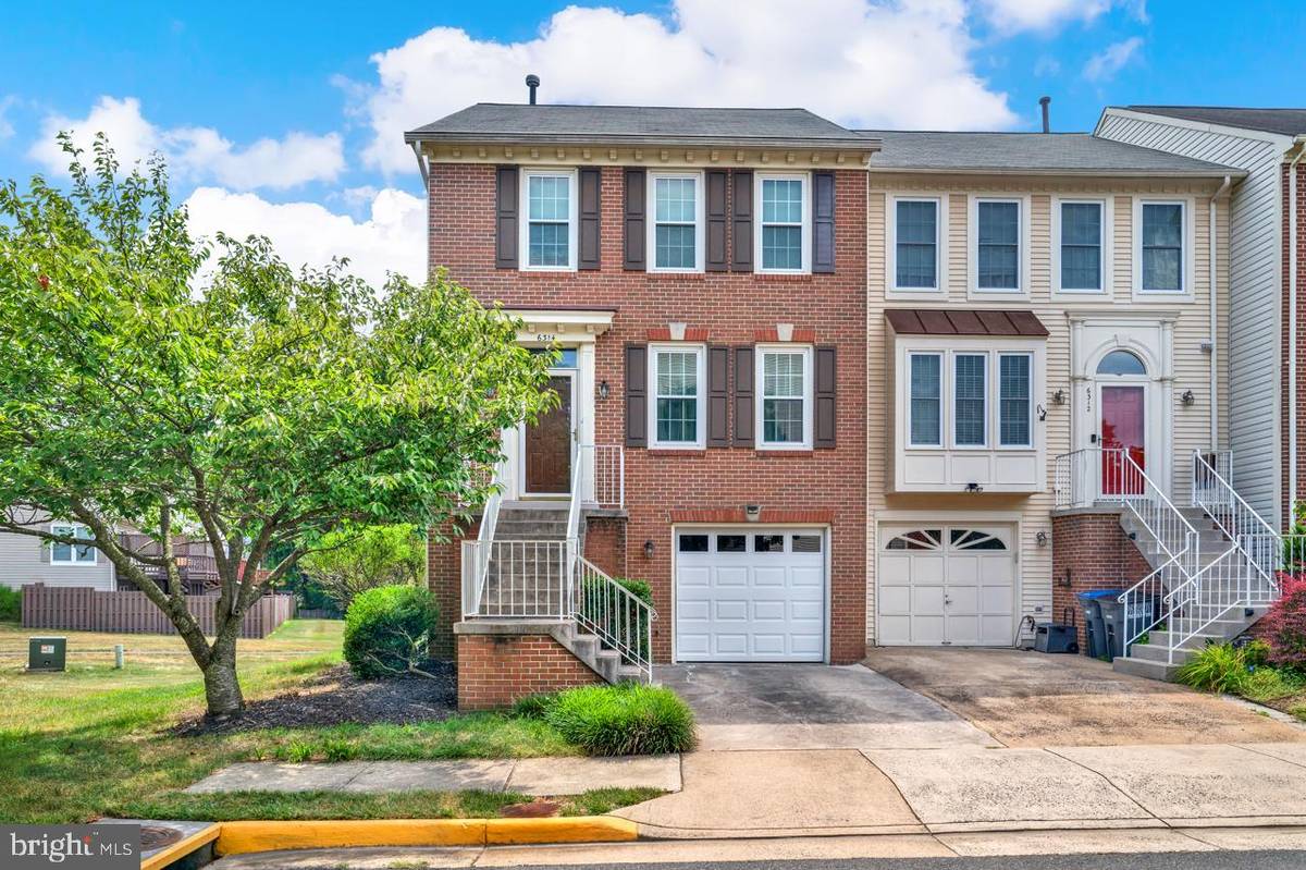 Centreville, VA 20121,6314 GUN CAP CT