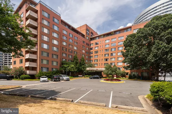 Arlington, VA 22209,1121 ARLINGTON BLVD #631