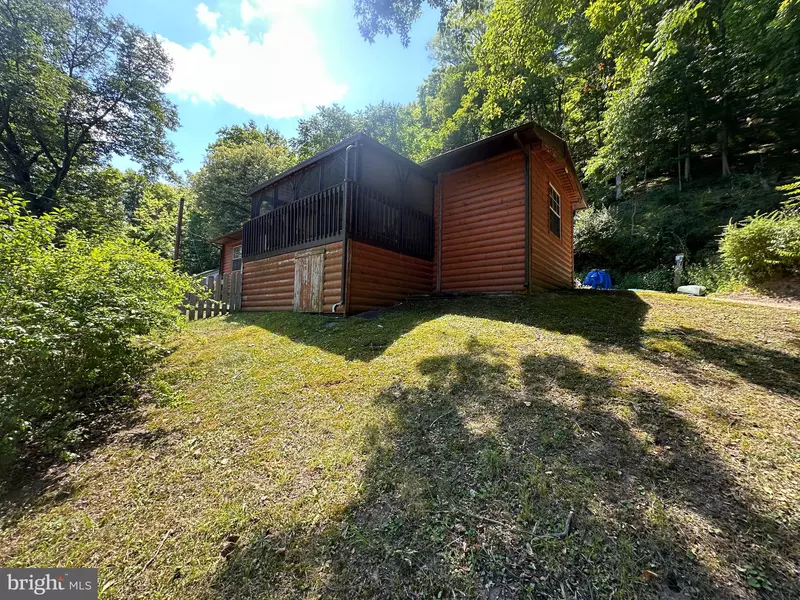 48 JADE CT, Great Cacapon, WV 25422