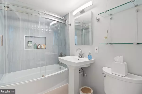 Reston, VA 20191,2317 FREETOWN CT #2B