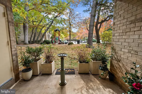 Reston, VA 20191,2317 FREETOWN CT #2B