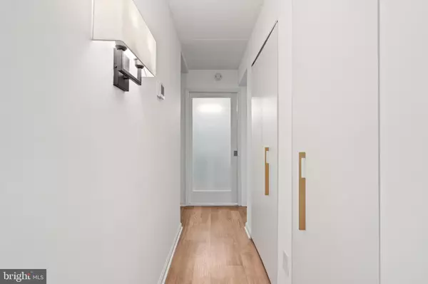 Reston, VA 20191,2317 FREETOWN CT #2B