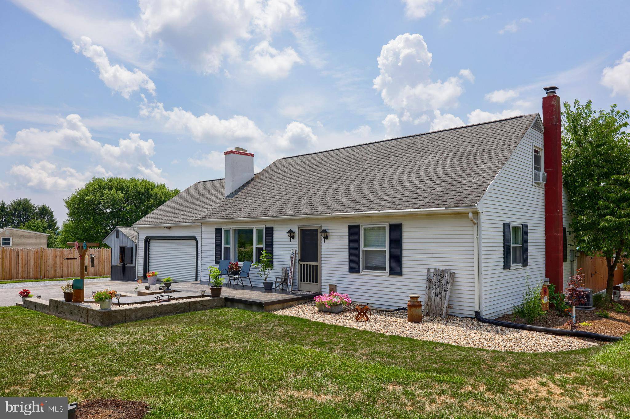 1208 SWAN RD, Atglen, PA 19310