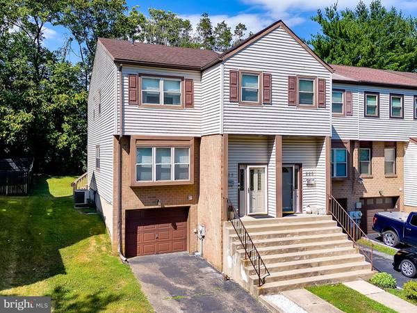 223 BIRCH DR, Lafayette Hill, PA 19444