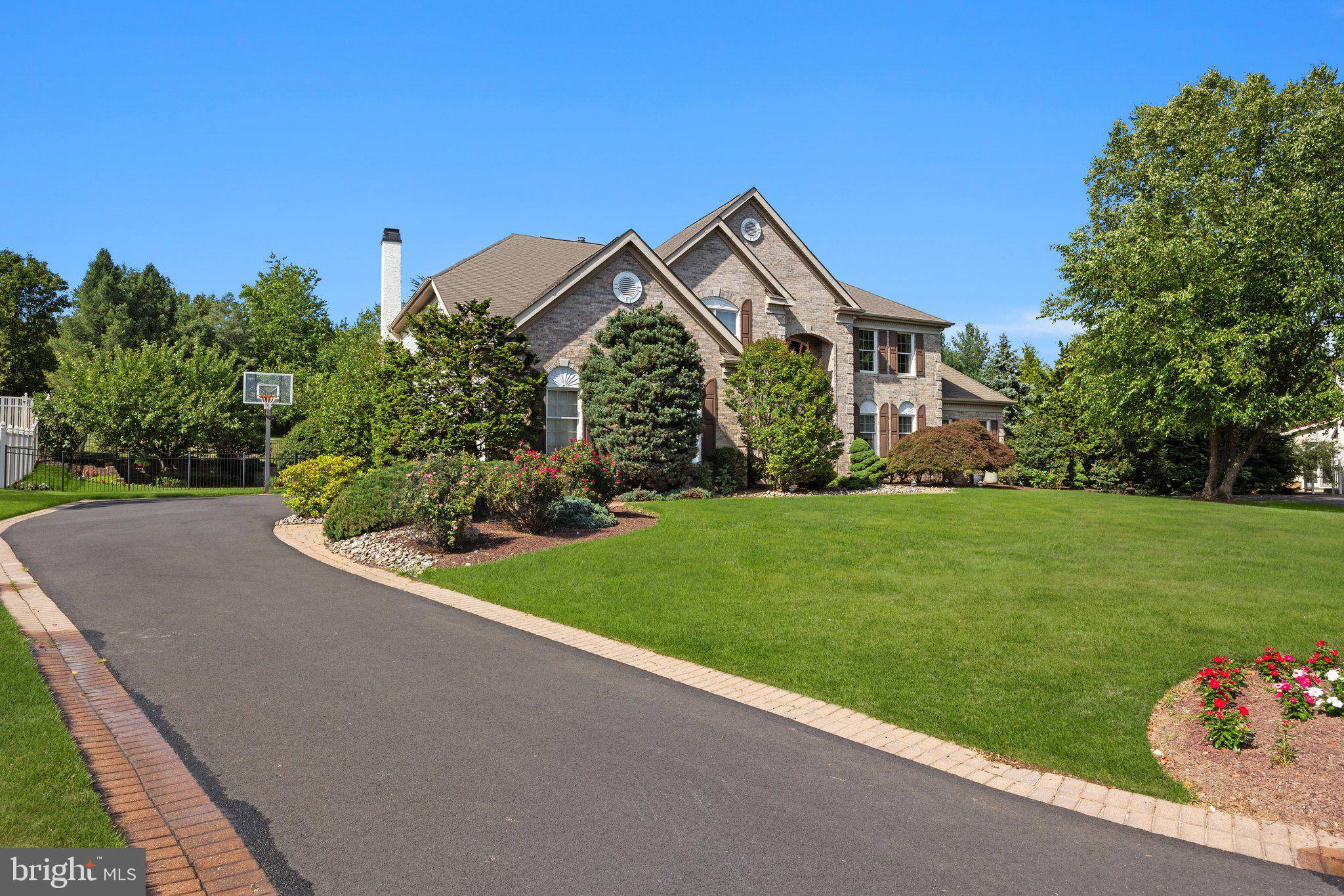 Holland, PA 18966,16 FURLONG CT