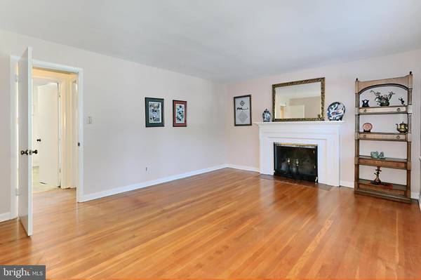 Mclean, VA 22101,1904 LAMSON PL