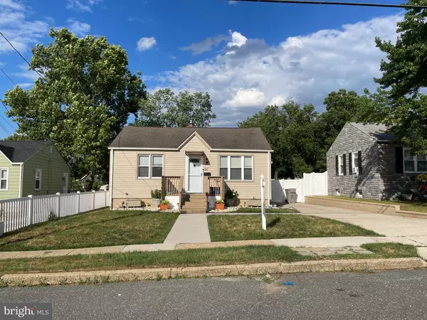 227 CEDAR AVE, Paulsboro, NJ 08066