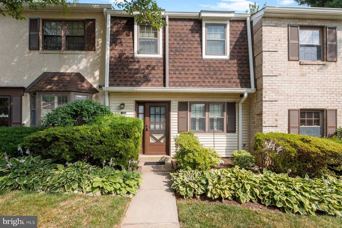 Elkins Park, PA 19027,214 GLEN PL #214