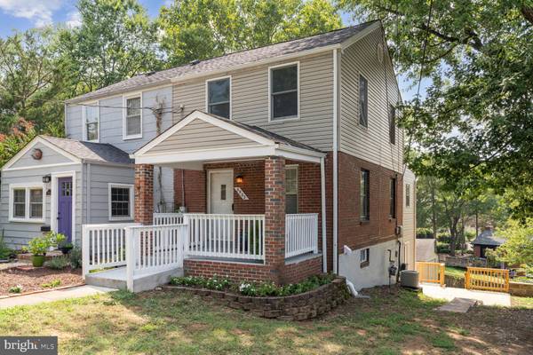 5902 EDGEHILL DR, Alexandria, VA 22303