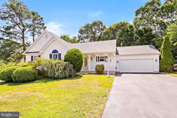 11 HILLCREST LN, Tuckerton, NJ 08087