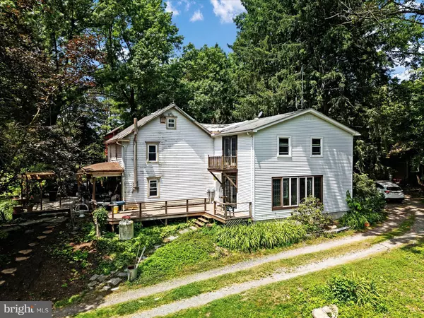 New Ringgold, PA 17960,126 PINEVIEW LN