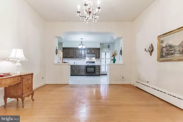 Philadelphia, PA 19106,513 PINE ST