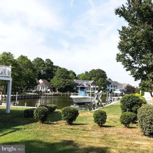 Ocean Pines, MD 21811,2 CRAB CAY CT