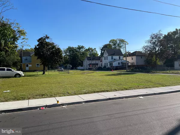 122 W WASHINGTON ST, Paulsboro, NJ 08066