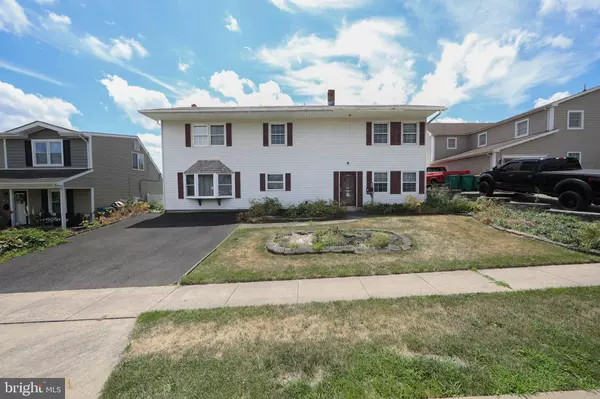 Levittown, PA 19055,11 ASTER LN