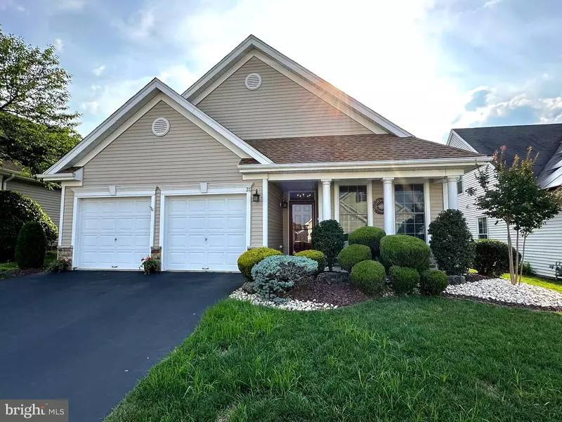 31 HONEYFLOWER DR, Bordentown, NJ 08620