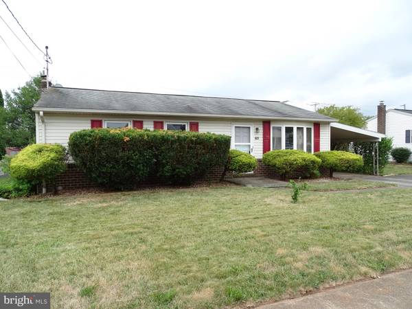 60 NEWLON RD, Dover, PA 17315