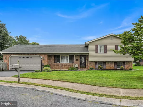 2 MADISON CIR,  Ephrata,  PA 17522