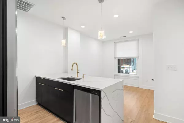 Philadelphia, PA 19121,1949 N 32ND ST