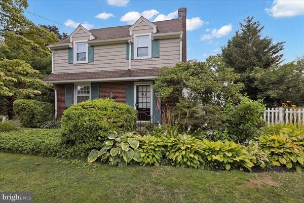 2114 BERNVILLE RD, Reading, PA 19601