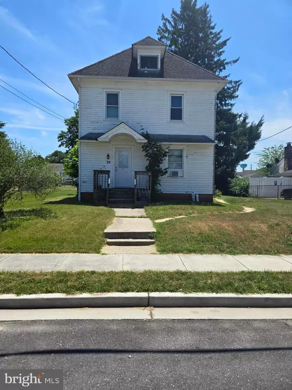 24 3RD ST, Elmer, NJ 08318