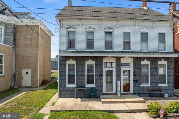 37 S CHESTNUT ST, Boyertown, PA 19512