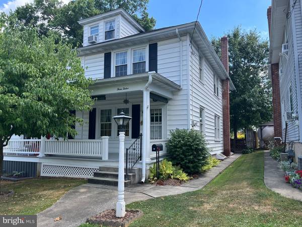 312 E NEW ST, Lititz, PA 17543