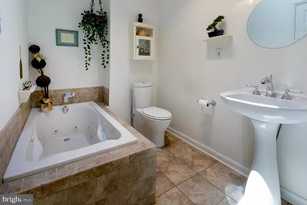 18 E DELAWARE TRL Medford, NJ 08055