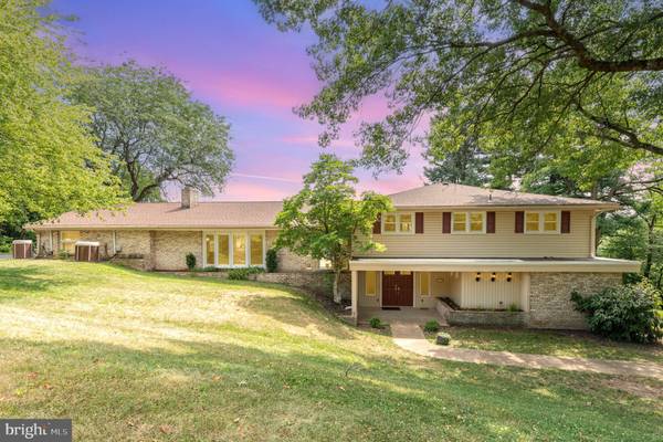 2830 SUNSET DR, Camp Hill, PA 17011