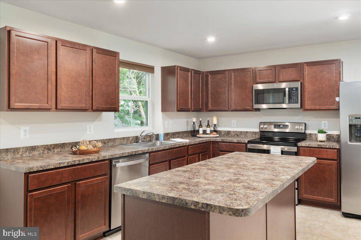 Middletown, VA 22645,165 EMMET