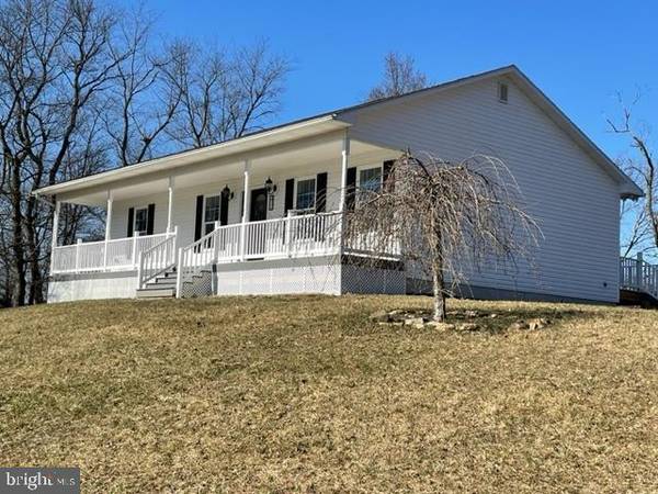 33 COUNTRYSIDE DR, Lewistown, PA 17044