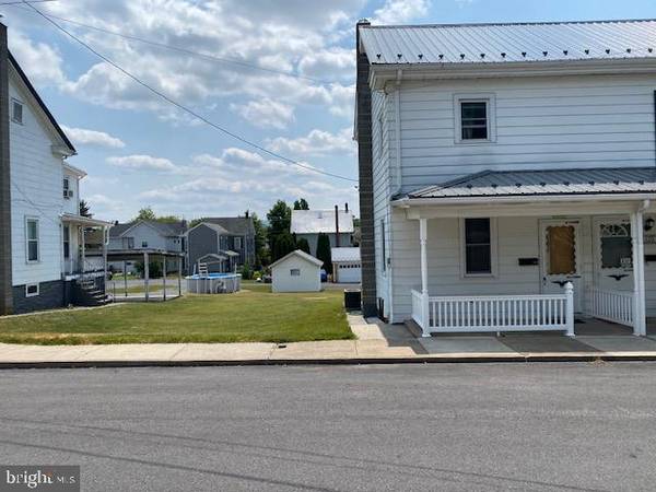 612 NORTH ST, Mifflintown, PA 17059